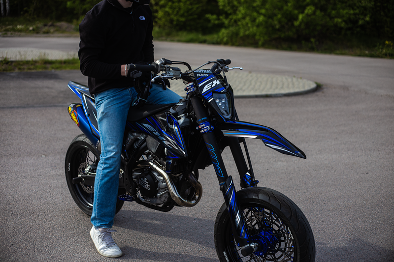 Semi CustomGraphics